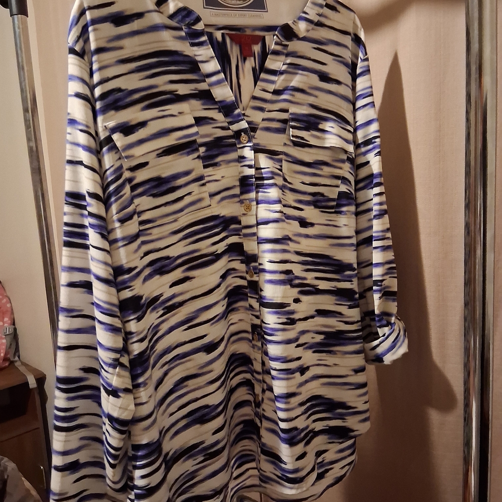 212 Collection Blue and White Patterned Blouse